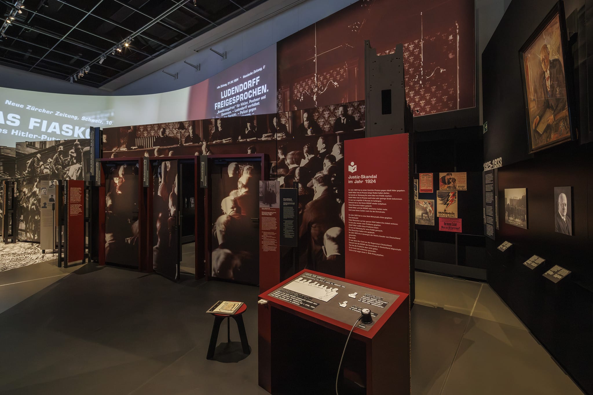 Inklusive Taststationen zu den wichtigsten Inhalten der Bayernausstellung 2026/2027 „Brennpunkt Bayern. Hitler und der Kampf um die Demokratie“, gefördert vom Freundeskreis Haus der Bayerischen Geschichte. © Haus der Bayerischen Geschichte (altrofoto.de)